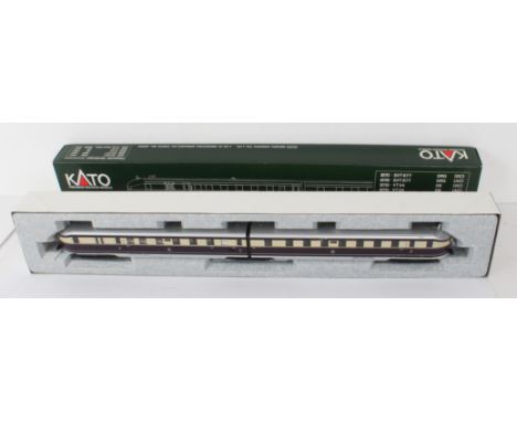 A Kato (Japan) HO gauge 30701 DRG SVT877 Fliegender Hamburger (Flying Hamburger) articulated railcar - in the original lidded