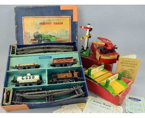 A BOXED HORNBY O GAUGE CLOCKWORK TANK GOODS SET, No.201, comprising type No.101 tank locomotive, No.2270, L.M.S. lined maroon