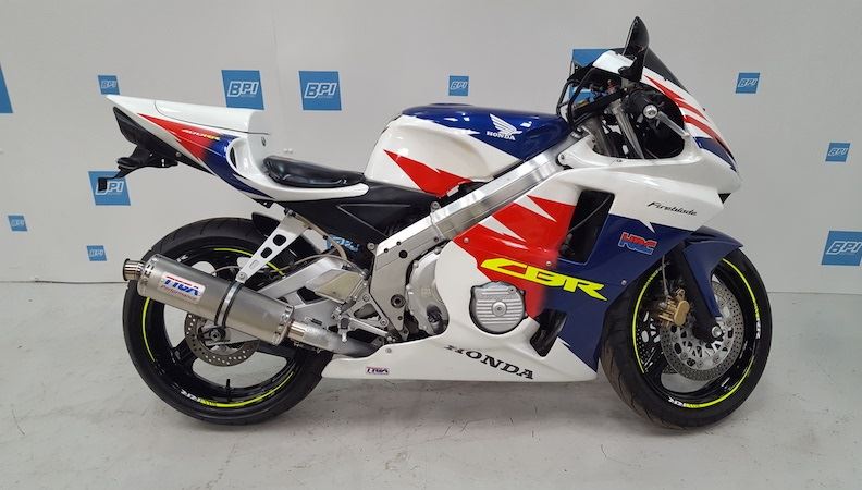 Honda cbr 400rr nc23