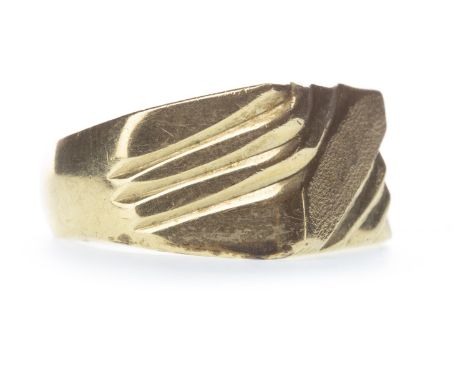 GENTLEMAN'S SIGNET RING, the square bezel 12mm wide, marked 18K and 750, size T, 11.6g
