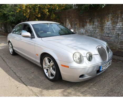 This Supercharged S-Type R, with 11 Jaguar stamps is offered at No Reserve.
Very smart, S-Type R with four former keepers. Fi