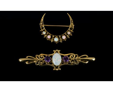 Antique Period - Superb Quality 9ct Gold Cresent Shaped Brooch - Set with Opals. Fully Hallmarked. 1.25 Inches - 3.25 cm In D