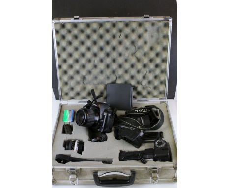 Canon EOS D60 Camera with Accessories including Lens, Flash Gun, etc, all contained in a Fitted Aluminium Case