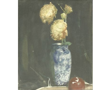 *James Cowie (1886-1956)STILL LIFE OF FLOWERS IN A VASESigned l.r., watercolour23 x 20cmCowie was brought up on a farm in Abe