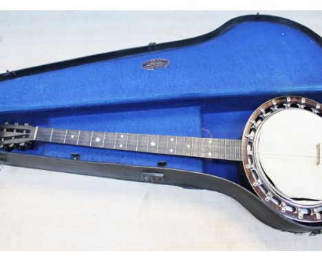 The Windsor Popular Model 7 banjo and hard case