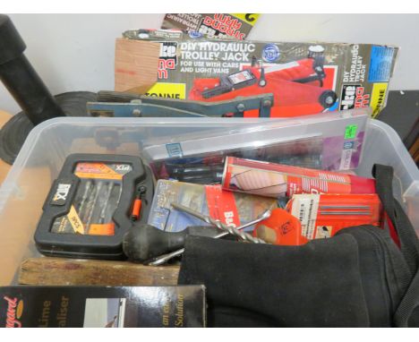 Box of tools to include a trolley jack