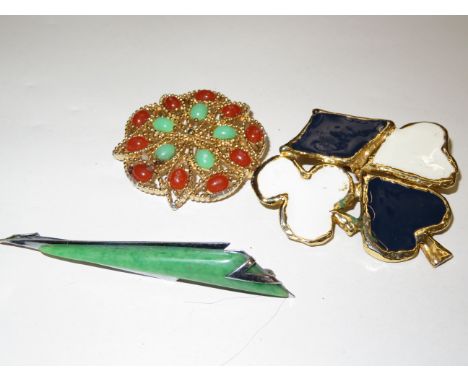 Art deco pin brooch, Sarah Coventry pin brooch &amp; 1 other