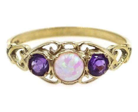 Gold three stone amethyst and opal ring, hallmarked 9ct Condition Report & Further Details Approx 1.4gm, size O-P. Good condi