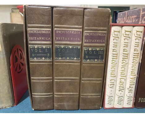 Encyclopaedia Britannica, 200th anniversary facsimile of the first edition, 3 volumes, original rexine, slipcase, some wear t