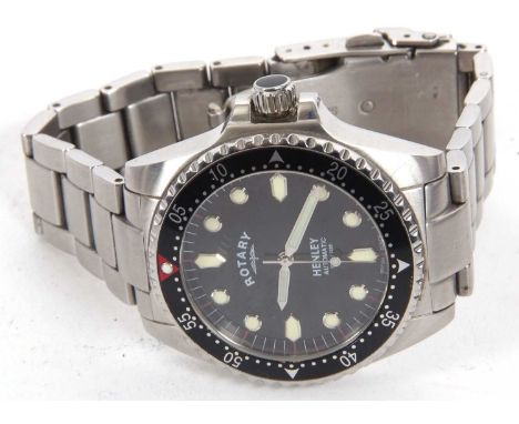 A Rotary Henley gent's wristwatch, the watch has a stainless steel case  and bracelet and has an automatic movement with disp