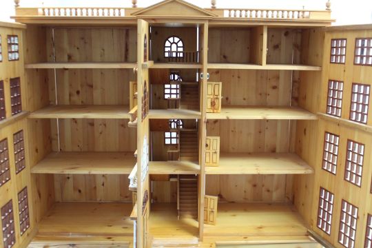 pine dolls house