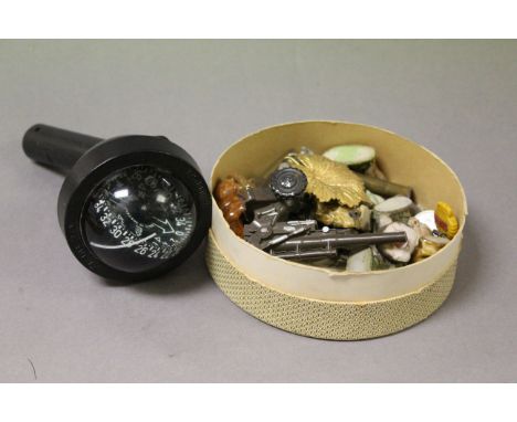Mixed collectables to include Wade Whimsies & a hand held Silva Universal compass