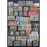 652-teiliges Konvolut von Briefmarken (1900 - 1990)