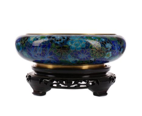 20TH CENTURY CHINESE CLOISONNE ENAMEL BOWL, of squat circular form, decorated with stylised foliage in shades of blue with gr