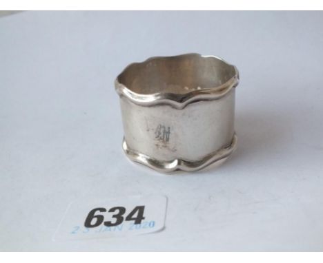 Napkin ring with wavy edge – London 1914    