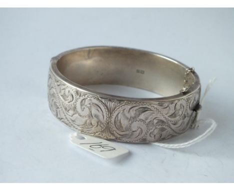 Wide scroll engraved silver bangle 30g     