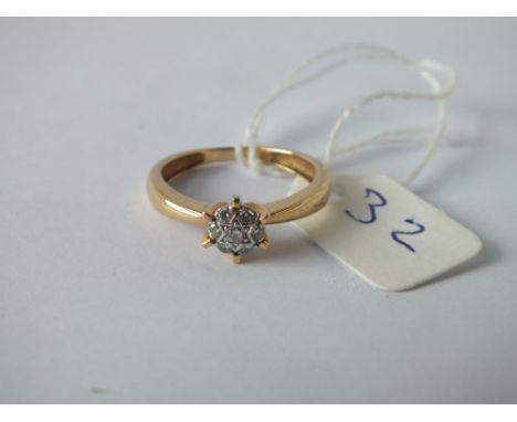 18ct gold diamond cluster ring approx size M 2.6g inc