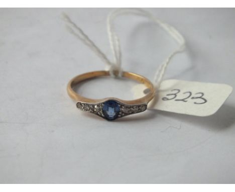 Sapphire ring with 3 diamonds to each shoulder set in 18ct size Q 