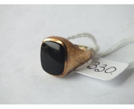 9ct signet ring inset with black onyx – size N – 5gms   