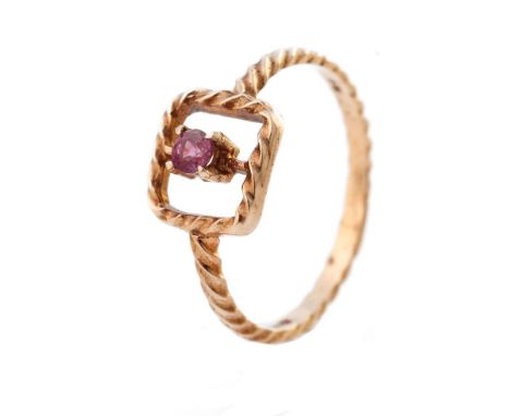 9ct gold ladies dress ring, 1.8 grams, size Q.  