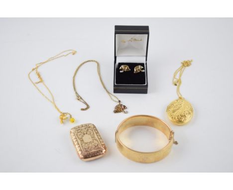 A collection of silver jewellery to include gold plated items such as a necklace, a metal core bangle, earrings, a locket, gr