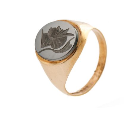 9ct gold gents signet ring with relief cameo intaglio, 4.8 grams, size Q/R.  