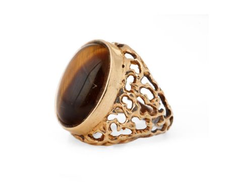 9ct gold ornate ring with tiger's eye, 8.8 grams, size O/P.  