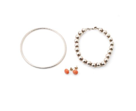 Jewellery to include a pair of coral ear studs, a silver bangle and a silver bead bracelet, 22.2 grams of silver (3).  
