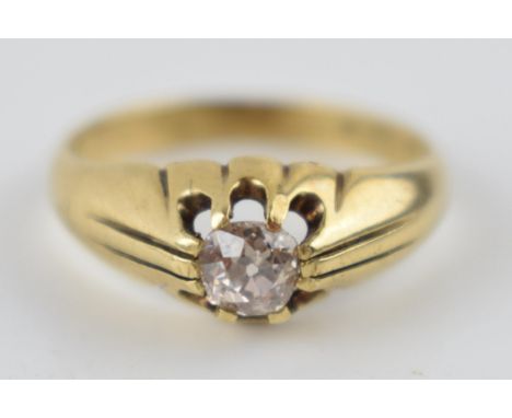 9ct gold gentleman's ring set with single diamond, circa 0.5ct, 3.2 grams, size Q.  