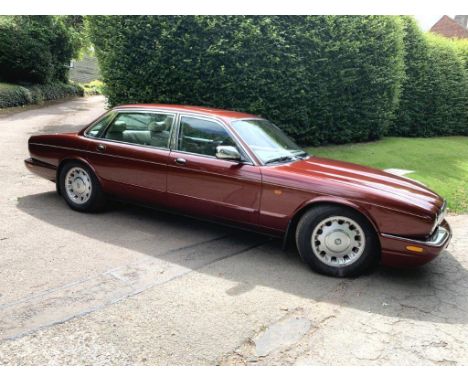 1997 Daimler V8 LWB AutoMake: Daimler Model: V8 LWBYear: 1997Mileage: 100350VIN: 102472Configuration: Right Hand DriveRegistr