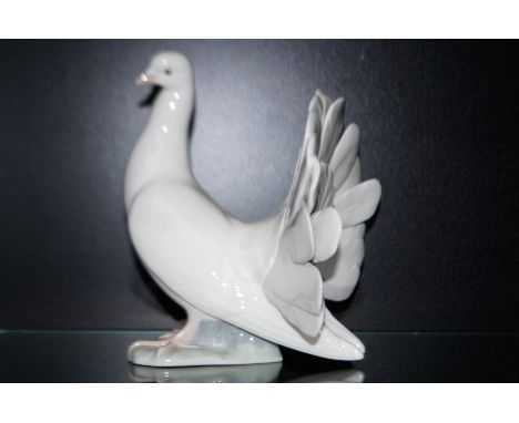 Lladro 1016 Dove Boxed Height 20 cm