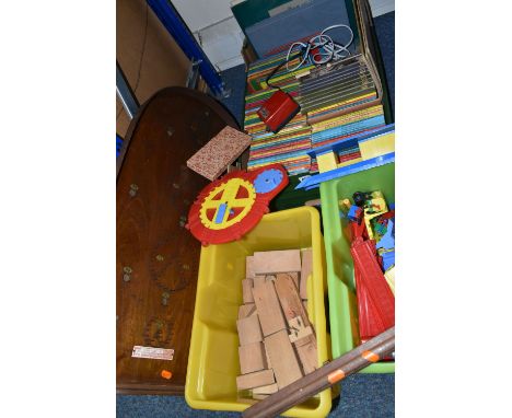 FOUR BOXES OF VINTAGE CHILDREN'S GAMES AND BOOKS AND A 1930s CORINTHIAN 15 BAGATELLE including 1 box of 'Mettoy' plastic trai