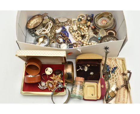 A BOX OF ASSORTED COSTUME JEWELLERY AND ITEMS, to include imitation pearl necklaces, bangles, bracelets, brooches, earrings, 