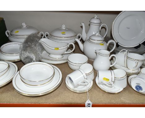 A QUANTITY OF ROYAL WORCESTER 'CONTESSA' DESIGN DINNERWARE, comprising two covered tureens, six dinner plates, six soup dishe