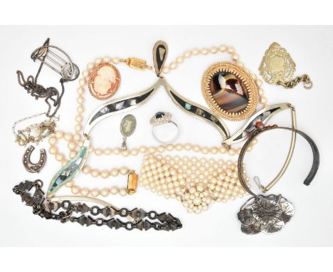 ASSORTED JEWELLERY, to include a 'Monet' imitation pearl necklace with matching bracelet, both clasps signed 'Monet', a white