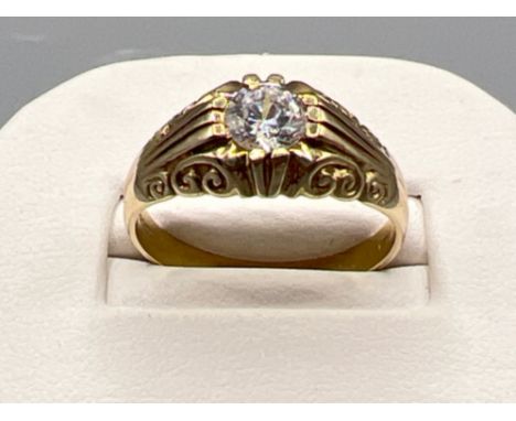 Gents 9ct gold cz solitaire ring. Size X (5.3G)