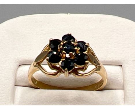 Ladies 9ct gold sapphire cluster ring. Size N 2.4g