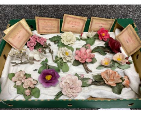 Box of Franklin Mint &amp; Capodimonte ceramic roses, with certificates