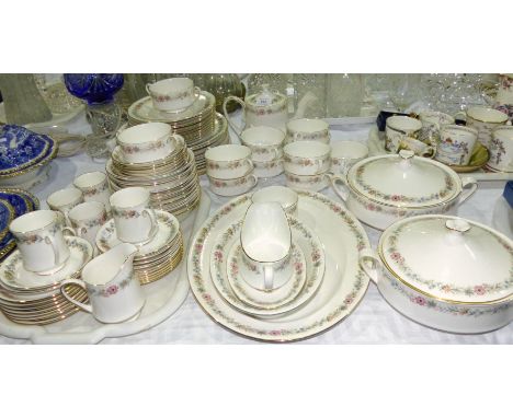 A Paragon "Belinda" part dinner and tea service, 87 pieces approx