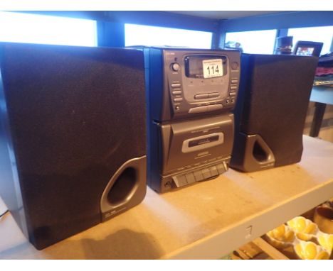 CDX 500 mini hifi system tape digital CD/radio with speakers