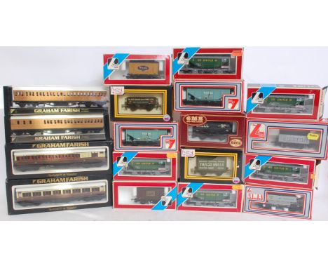 RAILWAYS: 18x assorted boxed railway trainset carriages and wagons, mostly Lima but also Dapol, Airfix and Graham Farish.

NO