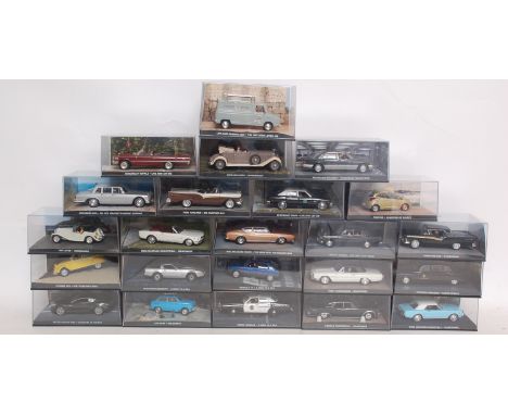JAMES BOND; A good collection of 23 James Bond 007 diorama diecast model cars / vehicles from the films.