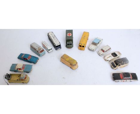 CORGI DIECAST; A good collection of assorted vintage loose Dinky Toys / Corgi diecast model cars / vehicles, comprising of; 2