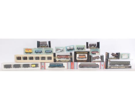 RAILWAYS; A mixed lot of vintage N Gauge boxed trailers, carriages etc to include Graham Farish, Lima and others.
