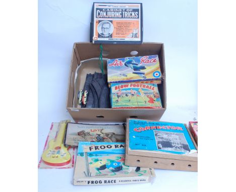 VINTAGE GAMES; A collection of mostly early 20th century and later games / toys, to include; Frog Race, Willy Fangels Buildin