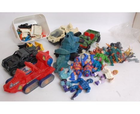 ACTION FIGURES; A collection of assorted mixed vintage retro action figure toys to include Thundercats, A-Team figures and a 