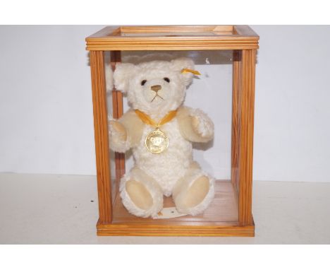 Cased Steiff teddy bear (The millennium bear) with COA