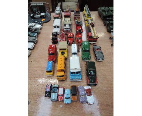 Twenty Eight modern Corgi, Vanguard and similar die-casts including fire engines, ambulances etc
