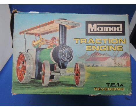 A Mamod live steam Traction Engine, TE1A Reversing, in original box