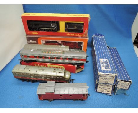 A selection of Hornby, Lima & similar OO gauge rolling stock and locomotives